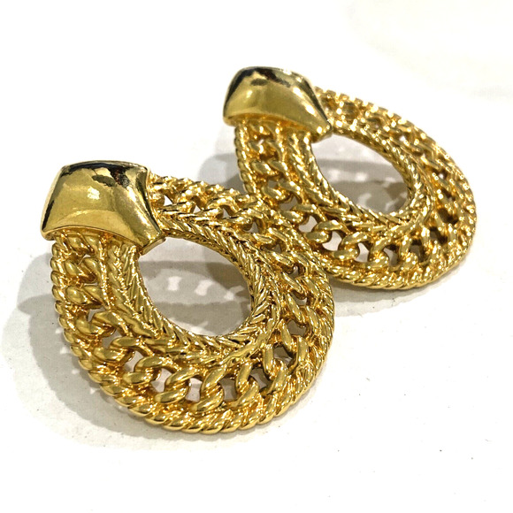 Vintage Avon Goldtone Pierced Earrings Chunky Filigree Chain Boss Lady Teardrop - Picture 2 of 6